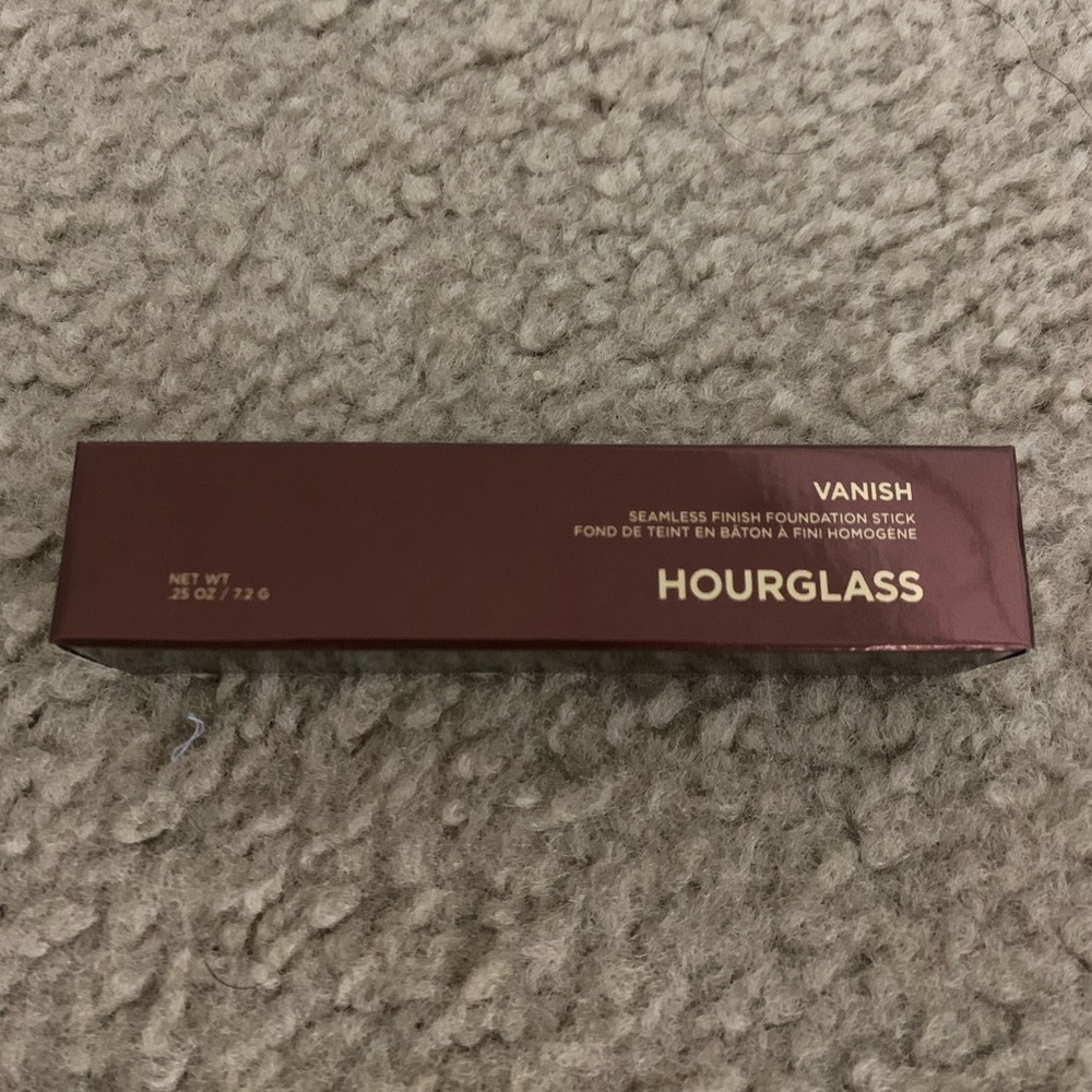 Hourglass Seamless Foundation Stick